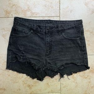 JUST USA BLACK DISTRESSED JEAN SHORTS